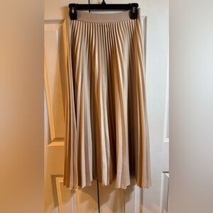H&M Light Beige A-Line Pleated Skirt